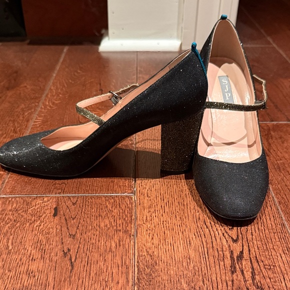 Women's Black Mary Jane Heels - Picture 3 of 4